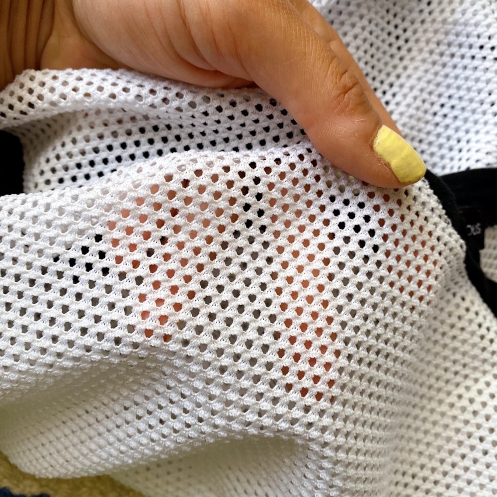 βοΈ HAUTE & REBELLIOUS BLACK WHITE FISHNET CASUAL PULLOVER TOP! - Picture 7 of 10